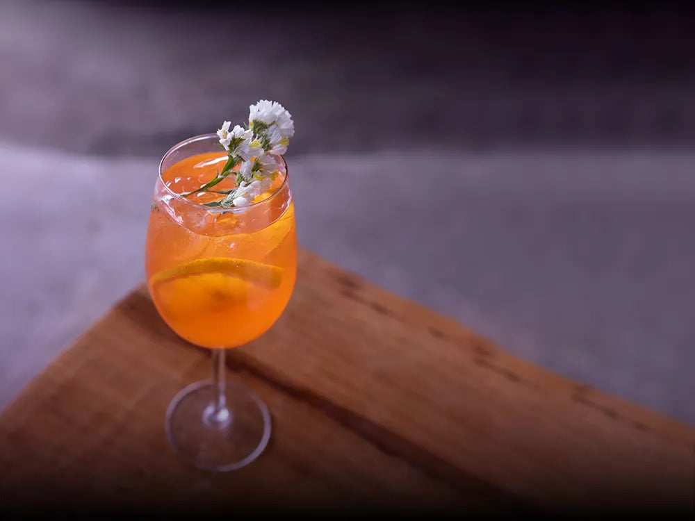 Burbujas, mezcal y un toque de sol