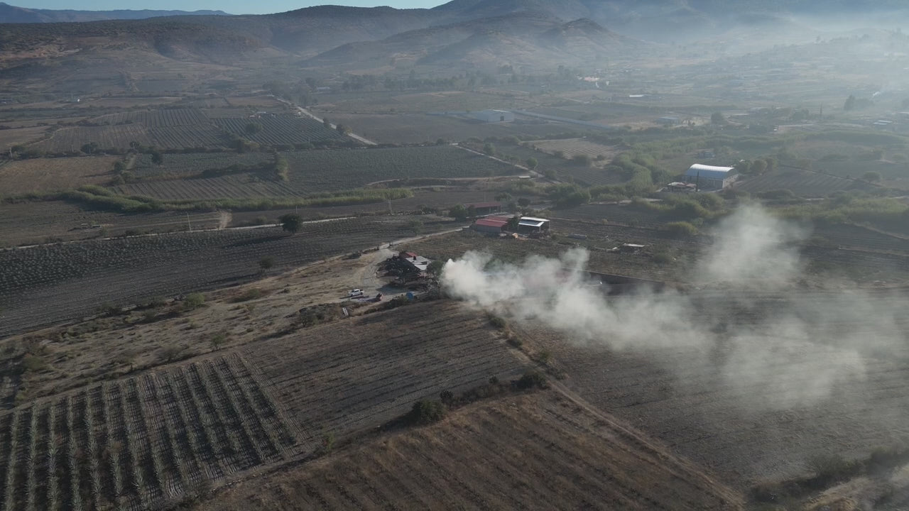 Video con tomas de Oaxaca y escenas que reflejan la cultura y tradiciones de Casa Xamu.